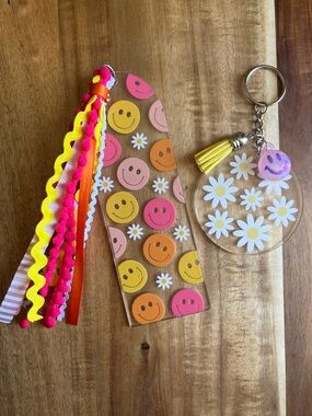 Handmade Smiley Face & Daisy Keychain and Bookmark Set - Pink, Yellow, Orange